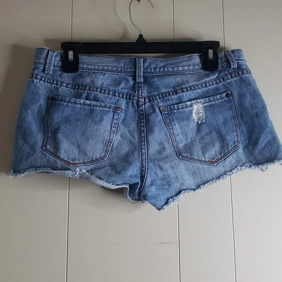 Forever 21 Light Wash Shorty Short Jean Frayed shorts - Picture 5 of 6